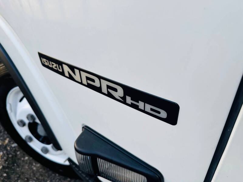 2020 Isuzu NPR-HD
