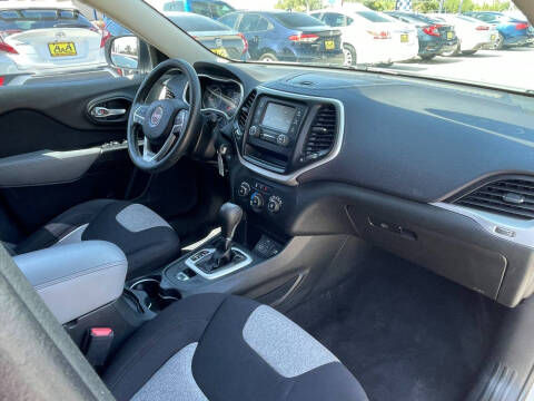 2014 Jeep Cherokee Sport