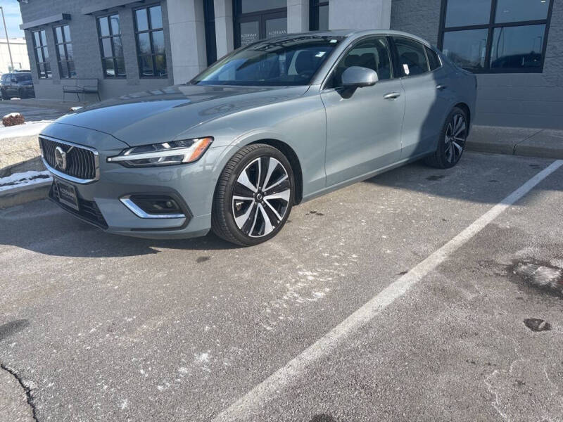 2023 Volvo S60 B5 Ultimate Bright Theme