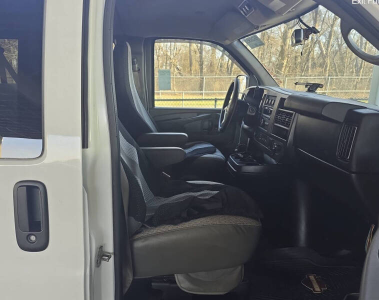 2015 GMC Savana LS 3500