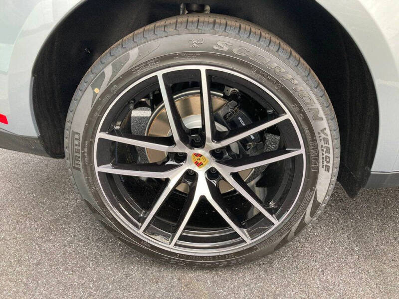 2025 Porsche Macan