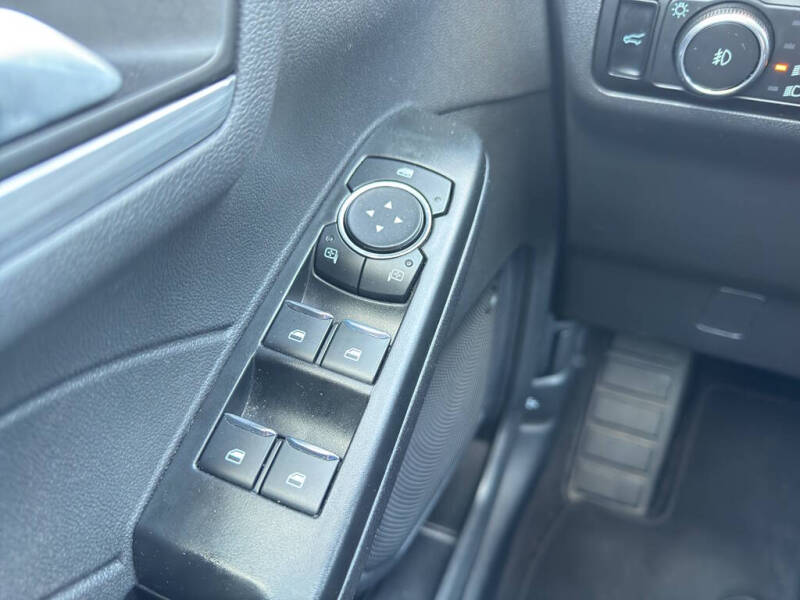 2025 Ford Escape Platinum