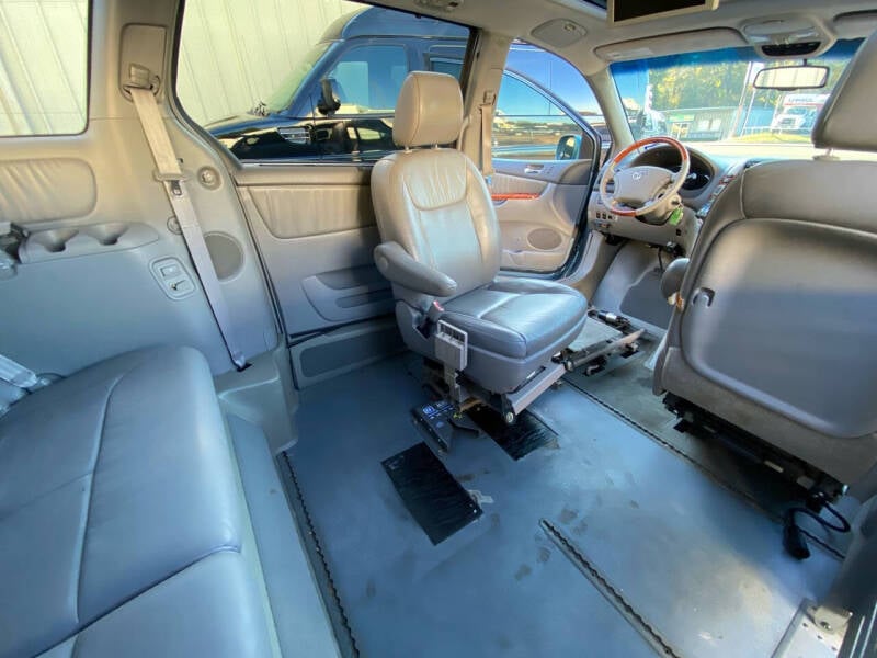 2009 Toyota Sienna Limited photo 11