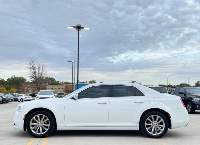 2017 Chrysler 300 C