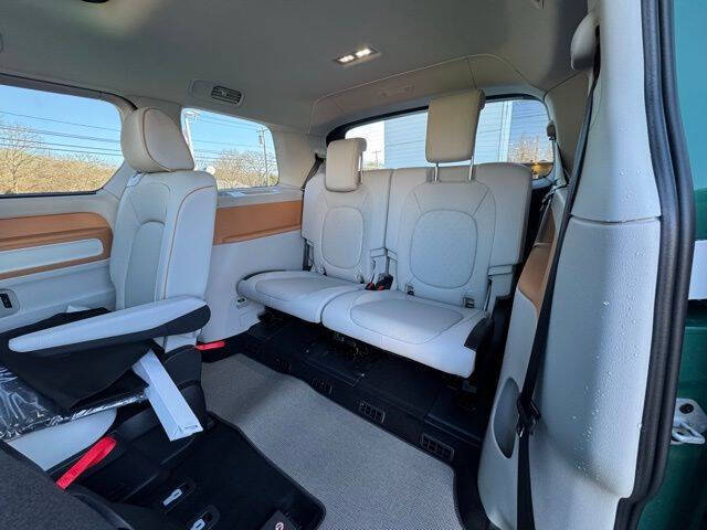 2025 Volkswagen ID. Buzz Pro S Plus 4Motion