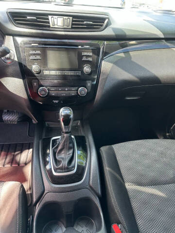 2017 Nissan Rogue Sport SV