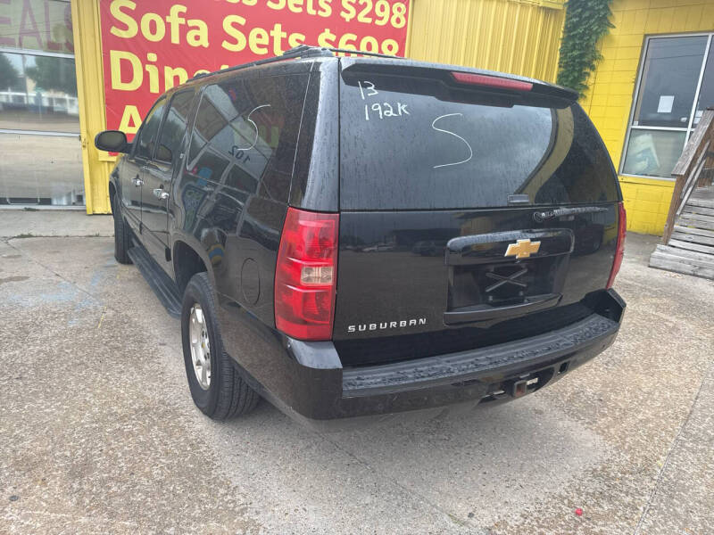 2013 Chevrolet Suburban LT