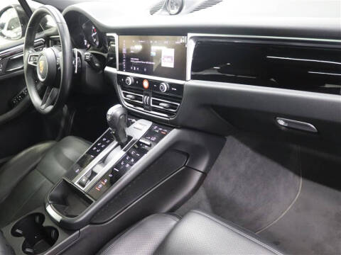 2022 Porsche Macan