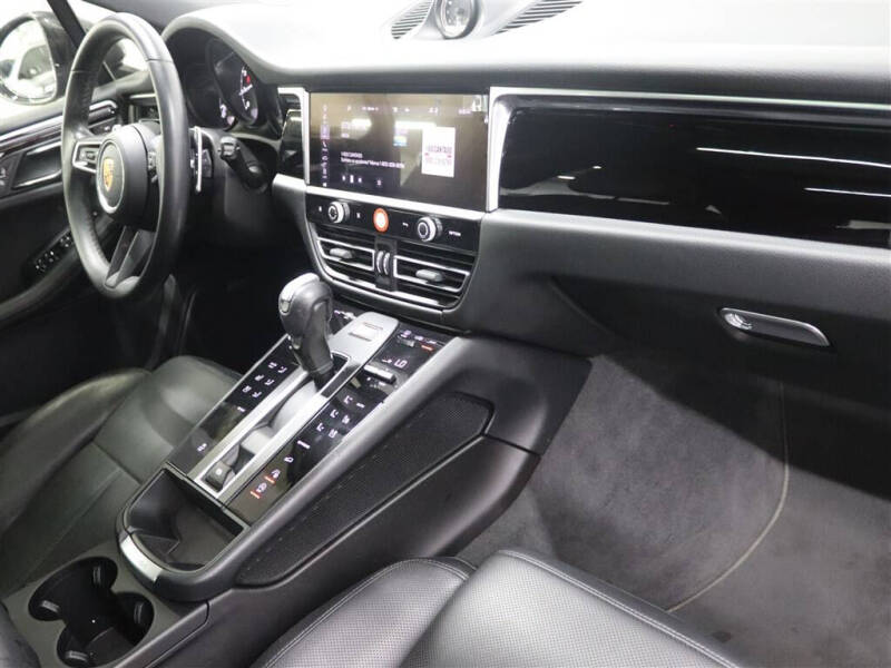 2022 Porsche Macan
