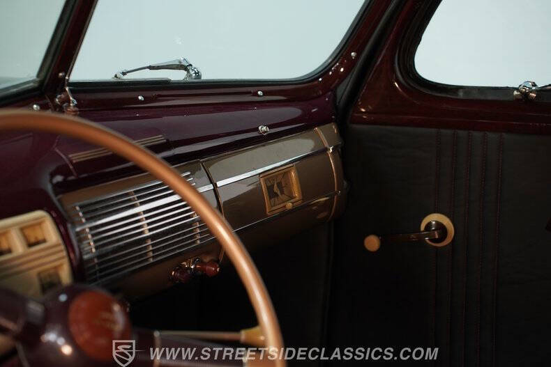 1940 Ford Deluxe