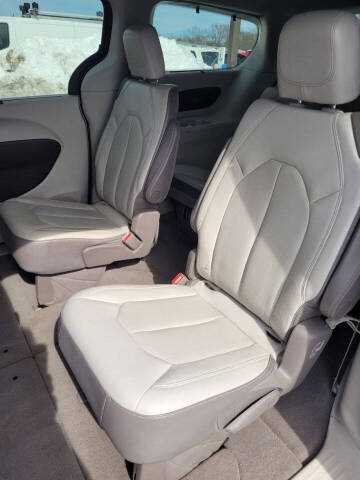 2017 Chrysler Pacifica Touring-L Plus