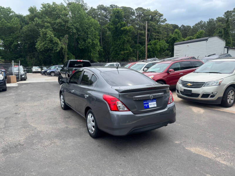 2019 Nissan Versa SV