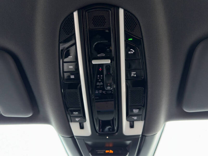 2023 Porsche Cayenne E-Hybrid Coupe