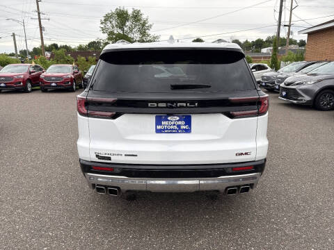 2024 GMC Acadia Denali