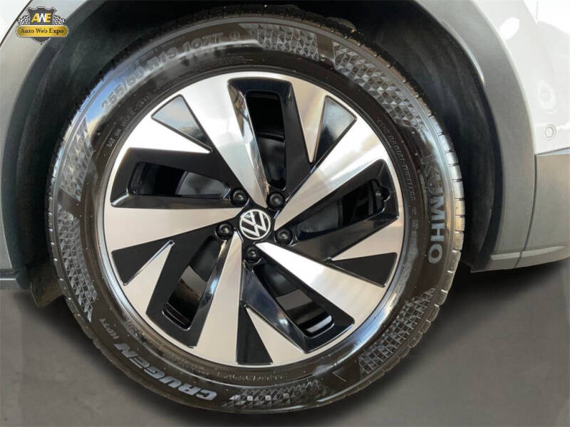 2023 Volkswagen ID.4 Pro