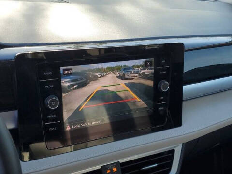 2025 Volkswagen Taos SE