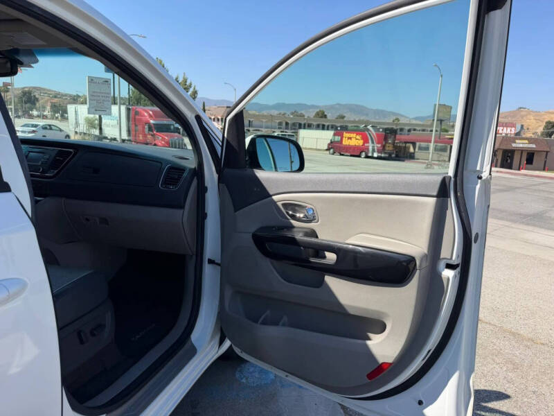 2016 Kia Sedona