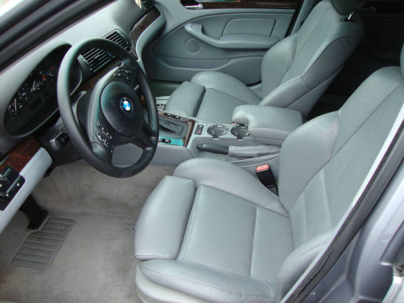 2004 BMW 3 Series 325i