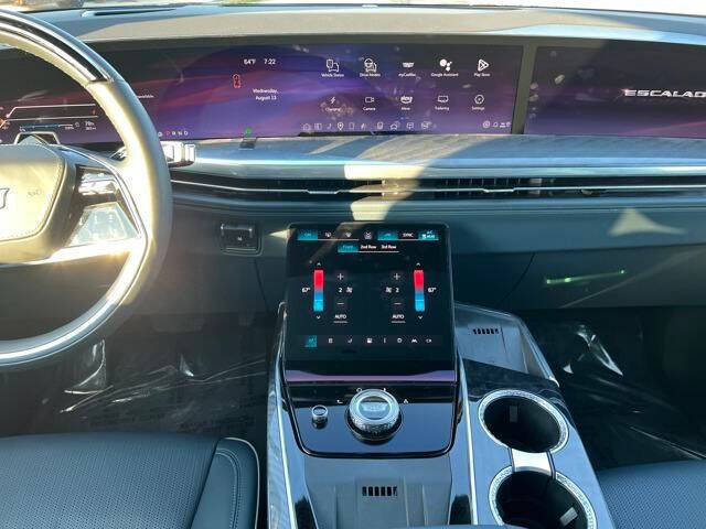 2025 Cadillac Escalade IQ Luxury 2