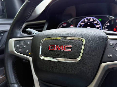 2022 GMC Acadia Denali