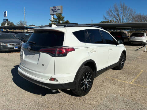 2017 Toyota RAV4 SE