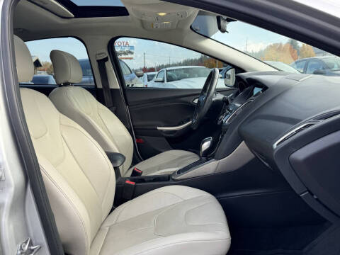 2017 Ford Focus Titanium