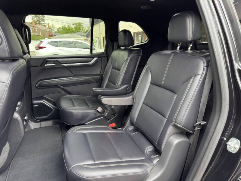 2024 GMC Acadia Elevation