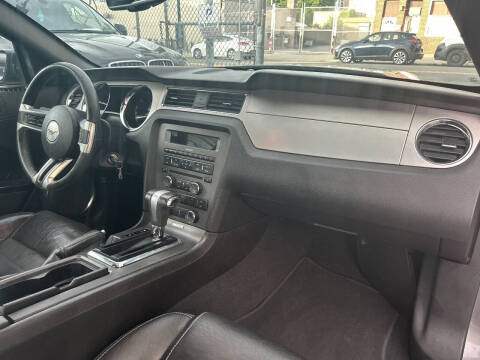 2010 Ford Mustang V6