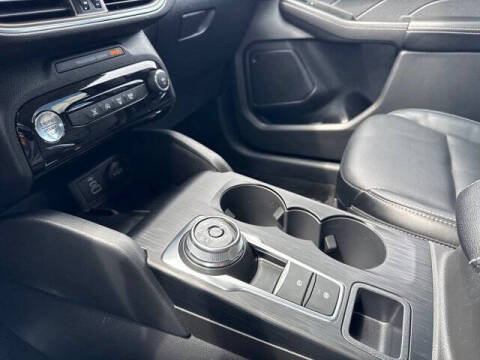 2025 Ford Escape Platinum