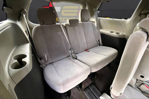 2017 Toyota Sienna LE 8-Passenger
