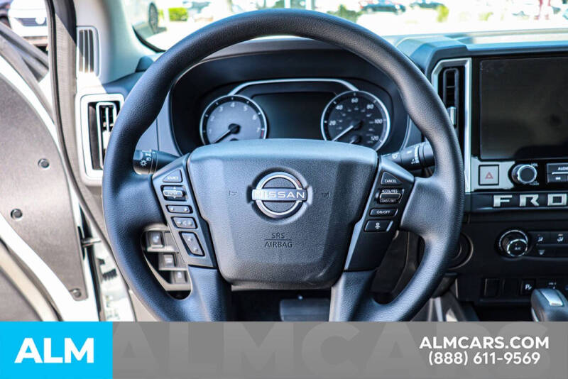 2025 Nissan Frontier SV