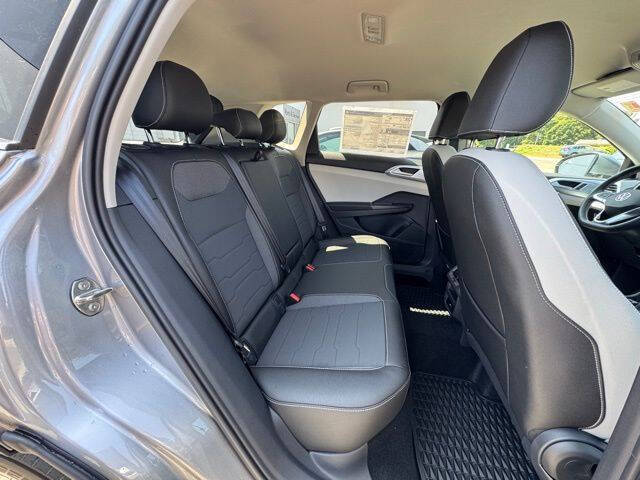 2025 Volkswagen Taos SE 4Motion