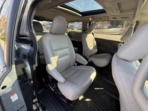 2020 Toyota Sienna XLE Premium 7-Passenger