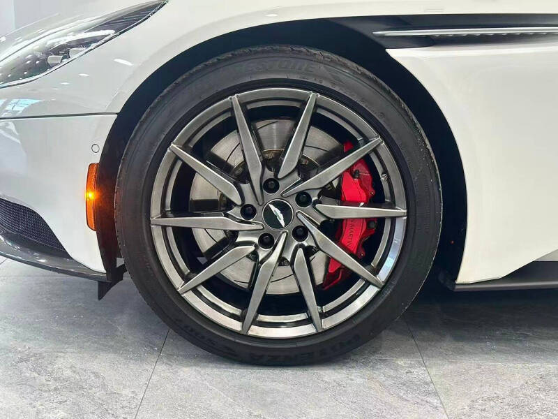 2020 Aston Martin DB11 V8