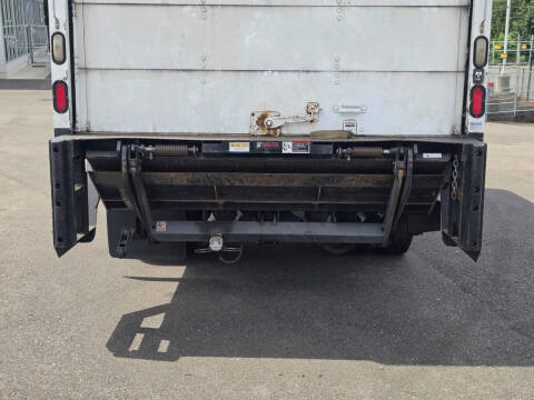 2009 Freightliner M2 106