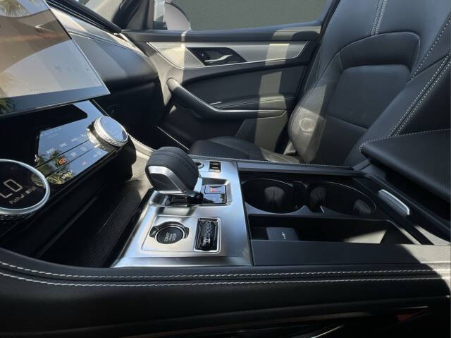 2025 Jaguar F-PACE P250 R-Dynamic S