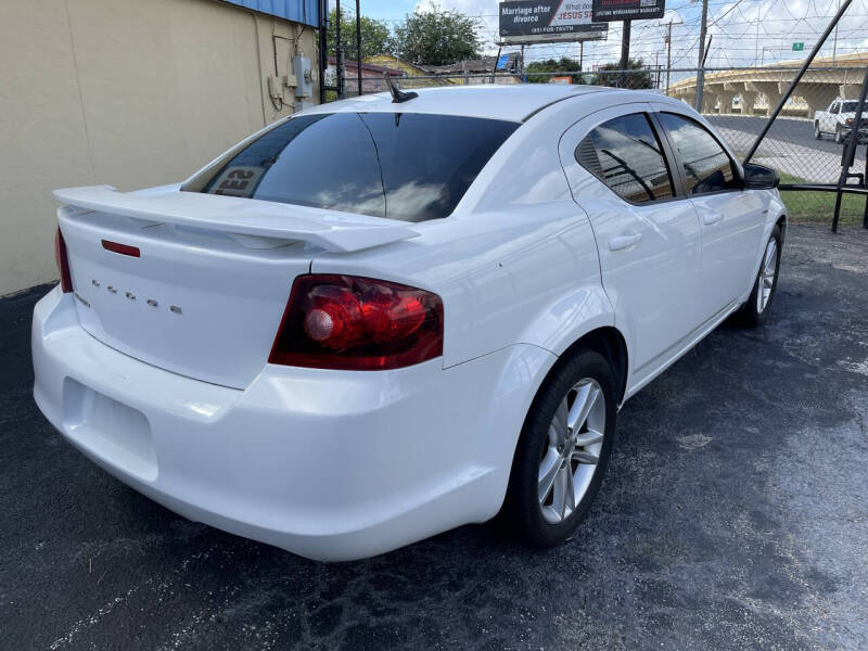 2014 Dodge Avenger SE