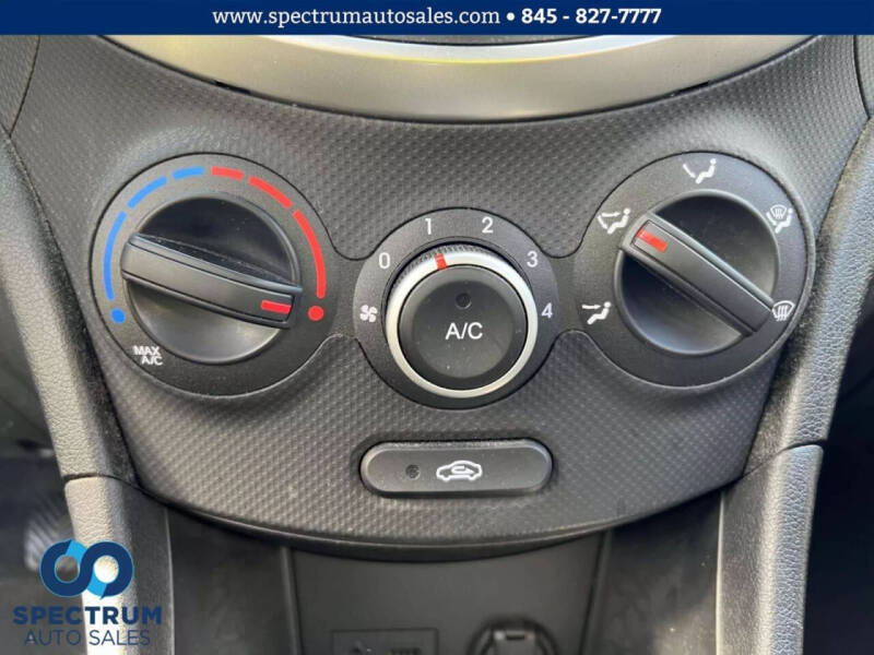 2013 Hyundai Accent GS