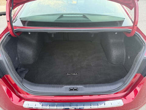 2023 Nissan Altima 2.5 SR