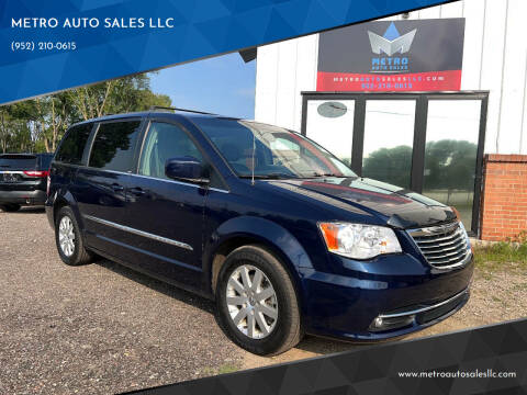 2014 Chrysler Town and Country for sale at METRO AUTO SALES LLC in Lino Lakes MN