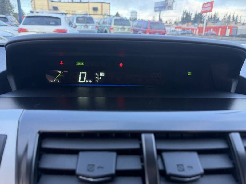2012 Toyota Prius v Five