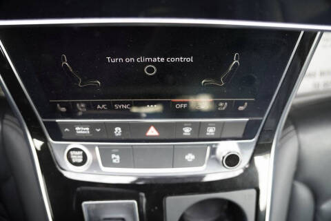 2021 Audi Q8 quattro Premium Plus 55 TFSI