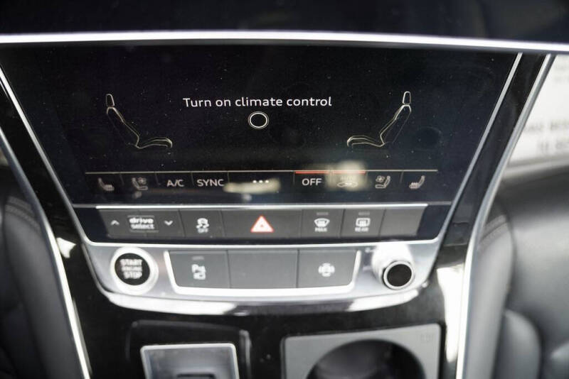 2021 Audi Q8 quattro Premium Plus 55 TFSI