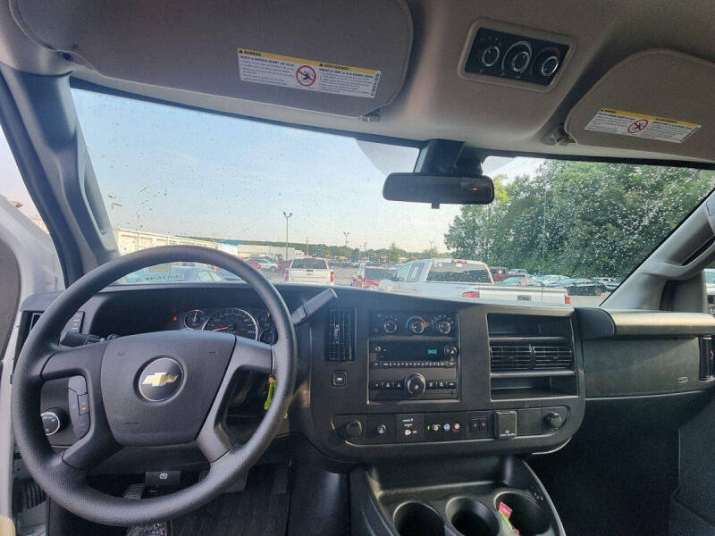 2025 Chevrolet Express LT 3500
