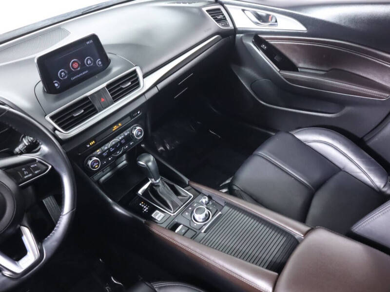 2017 Mazda MAZDA3 Touring