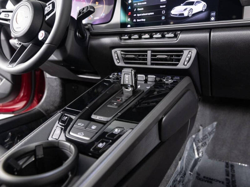 2025 Porsche 911 Carrera