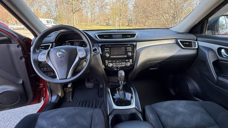 2016 Nissan Rogue SV