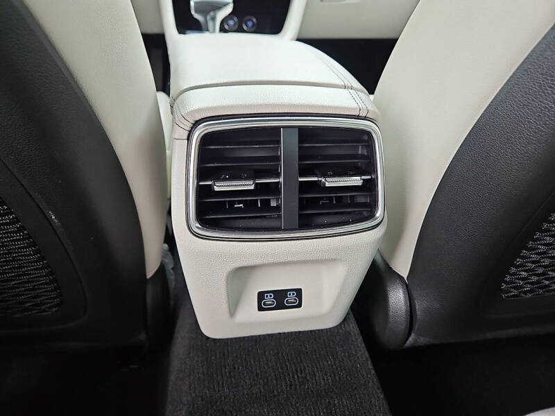 2025 Genesis G70
