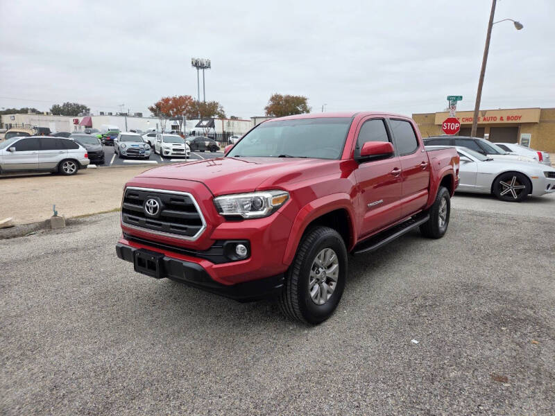 2017 Toyota Tacoma SR5's photo