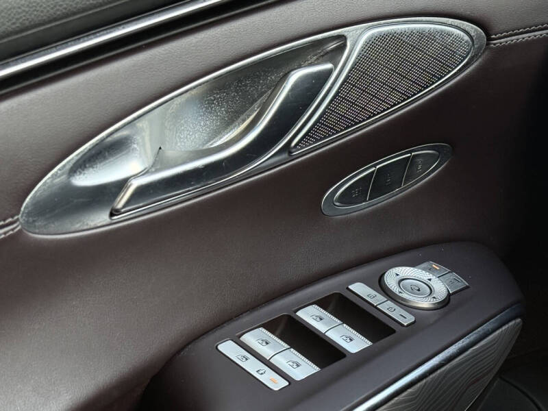 2022 Genesis GV70 2.5T Standard